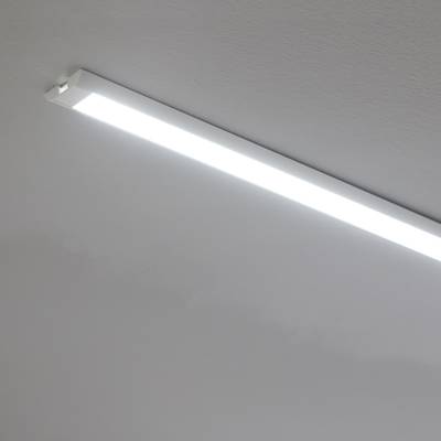 Trubicové stropní svítidlo LED, které poskytuje jasné a energeticky úsporné osvětlení pro moderní bílé interiéry.