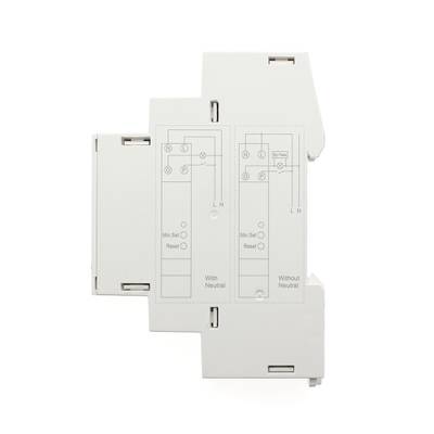 Podrobné schéma elektrických jističů s částmi "S neutrálem" a "Bez neutrálu", s bílým pozadím pro instalaci LED osvětlení.