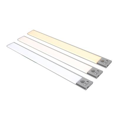 LED pásky s ovládacími tlačítky, která zobrazují teplotu studené bílé, neutrální bílé a teplé bílé pro různé možnosti osvětlení.