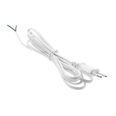 Kroucený bílý kabel s evropskou zástrčkou a otevřeným vodičem, ideální pro instalace osvětlení LED. Vysoce kvalitní elektrické příslušenství.