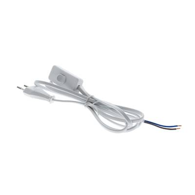 Alternativní text pro pohyb LED osvětlení SEO: "Bílý elektrický kabel se zástrčkou, otevřeným vodičem a řadovým spínačem; ideální pro instalace LED osvětlení.