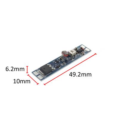 Úzká deska s LED obvody (49x10mm) s technickými informacemi o osvětlení viditelnými níže.