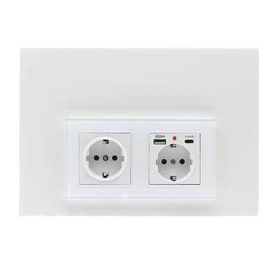 Bílá zásuvka pro osvětlení LED, porty USB typu A/Type-C, eurozásuvky. Ideální pro moderní osvětlení.