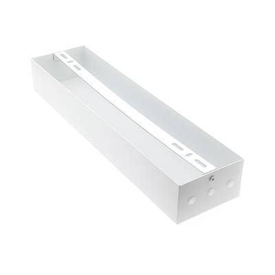 Obdélníkový bílý kryt svítidla LED s větracími otvory na bílém podstavci, ideální pro elektrické a osvětlovací instalace.