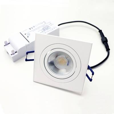 Čtvercové stropní svítidlo LED s odkrytou žárovkou, bílým krytem, modrými držáky a napájecím zdrojem s bílým pozadím pro energeticky úsporná řešení osvětlení.