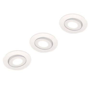 Tři bílá kulatá stropní svítidla LED pro zapuštěnou montáž na bílém pozadí, ideální pro moderní řešení osvětlení domácnosti.