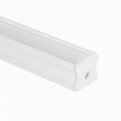 Detail bílého obdélníkového světelného pásku LED s montážním otvorem, který je ideální pro energeticky účinná řešení osvětlení v domácnosti.
