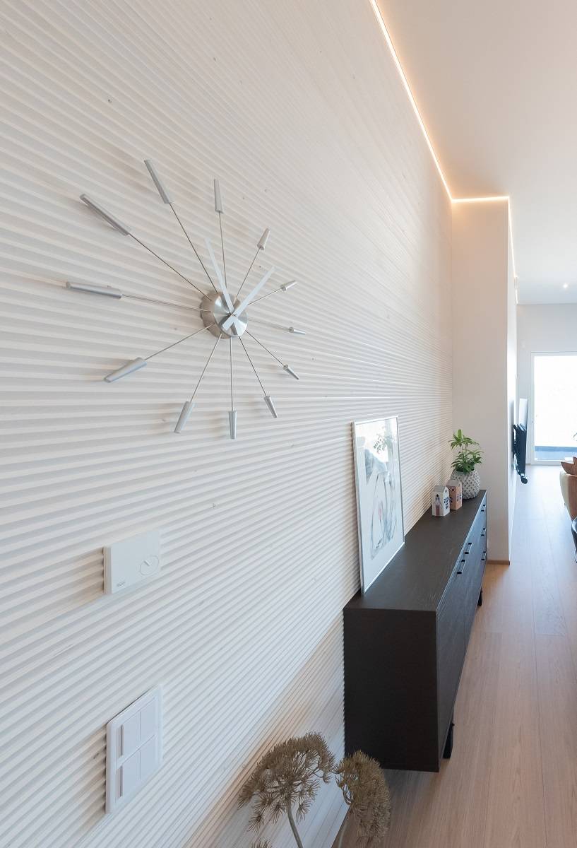 22 Obývací pokoj led osvětlení pásek krásně implementován ve tvaru stěny LedStorefi