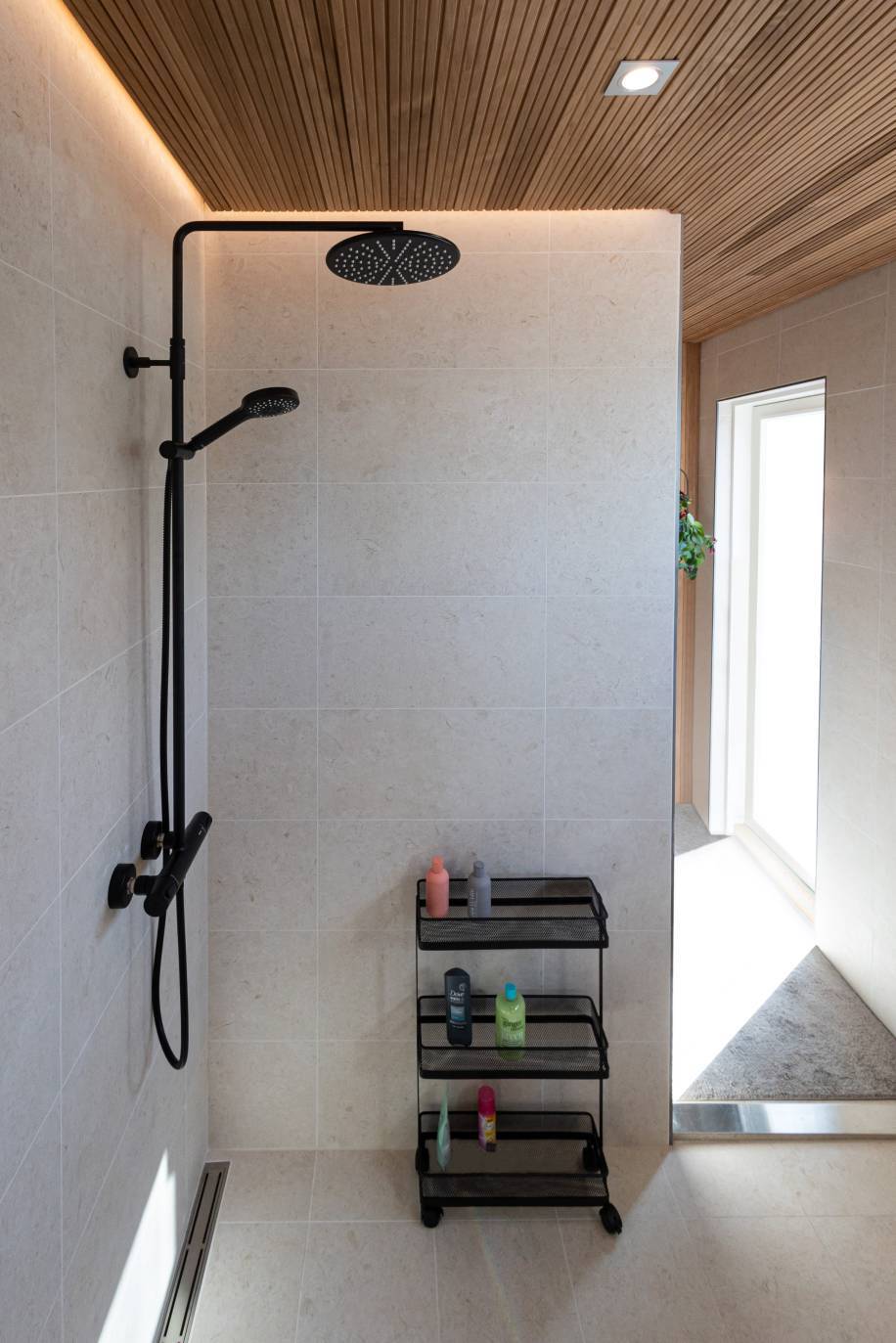 7 Led stuha přináší atmosféru do sprchy LedStorefi