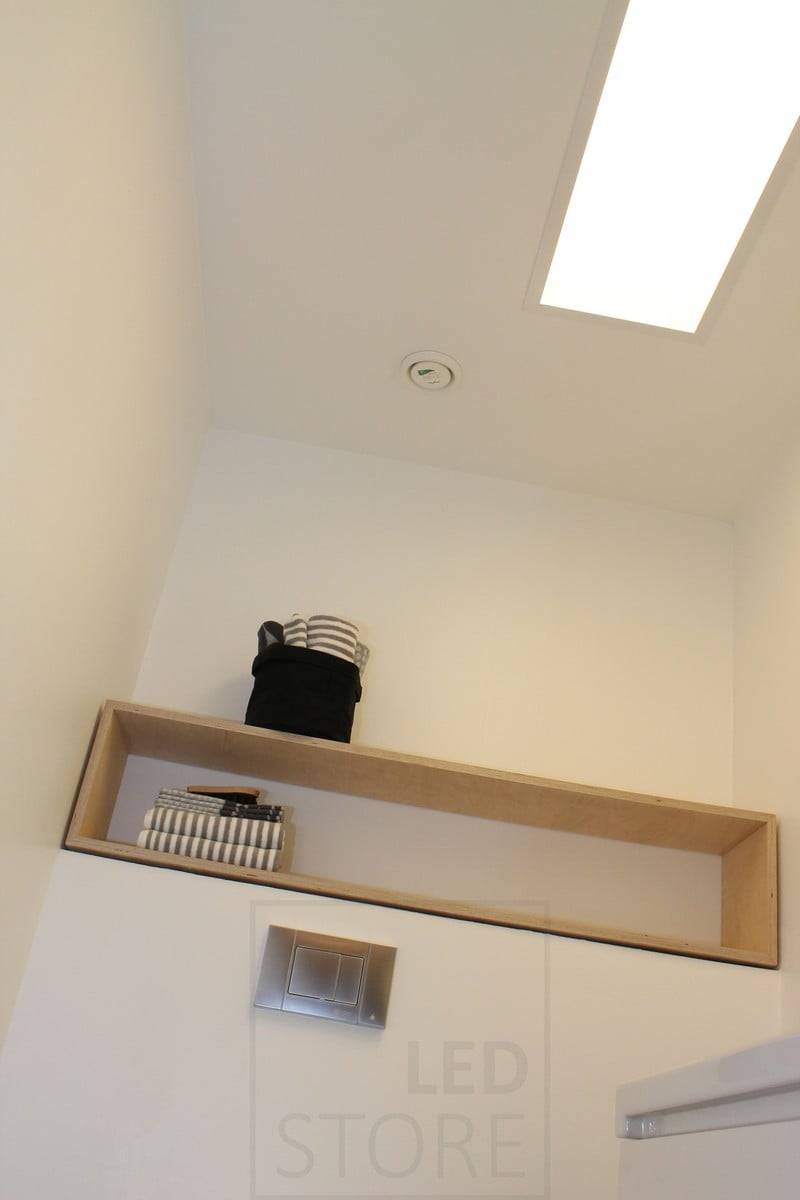 Veletrh bydlení 2014: 300x1200 led panel na stropě toalety. Ledstore.fi