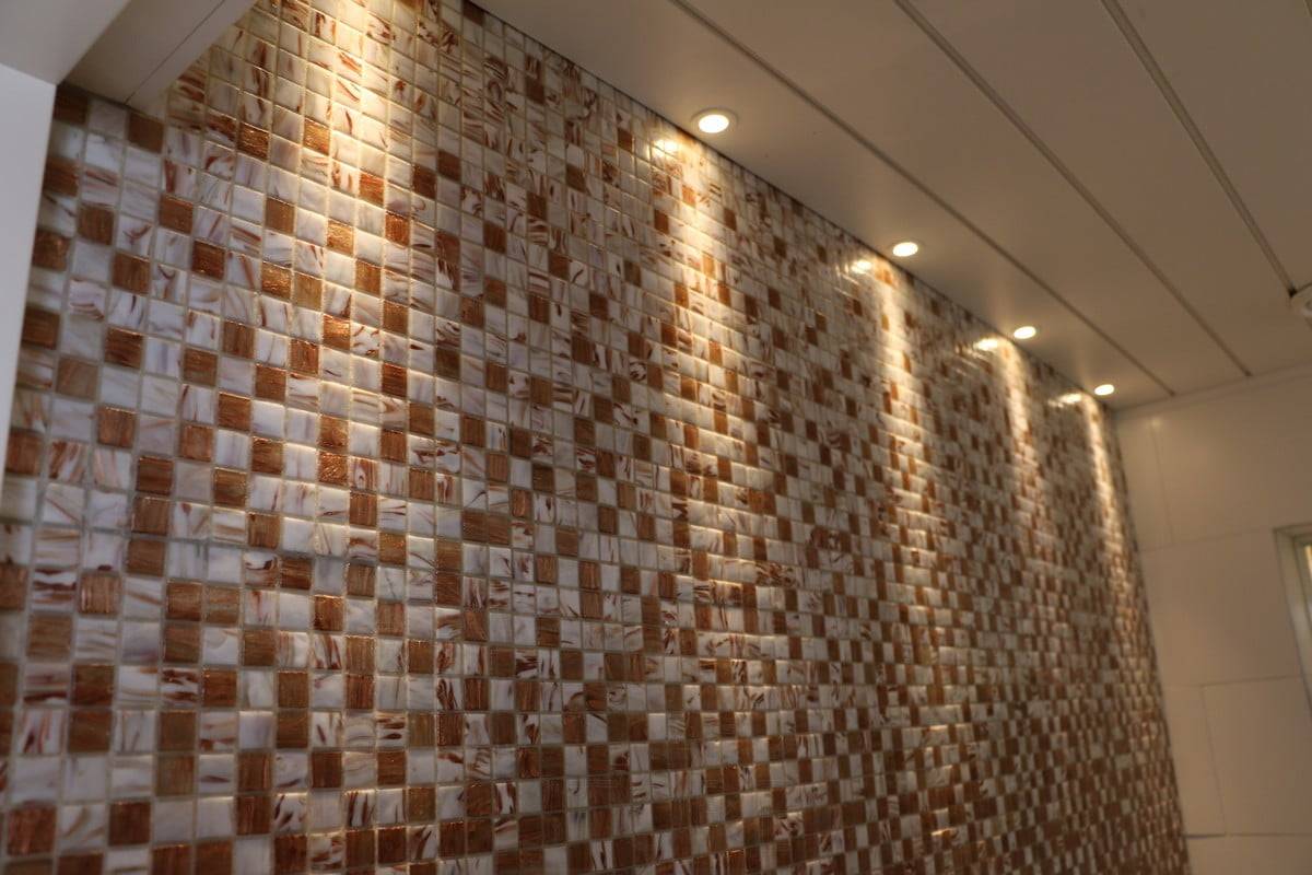 Veletrh bydlení 2015: led světla vedle zdi. Ledstore.fi