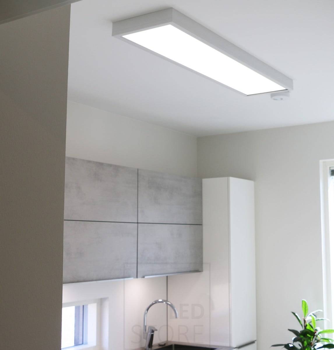 Veletrh bydlení 2018: 300x1200 led panel v krabici pro povrchovou montáž v technické místnosti. Ledstore.fi
