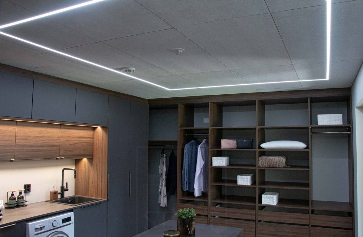 Housing Fair 2022: Led páska v úzkém zapuštěném profilu, akustický panel KONTO. Ledstore.fi