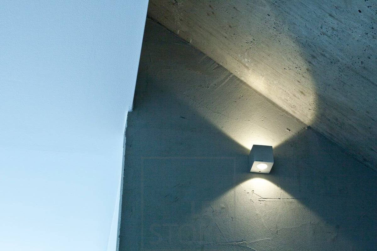 CUBIC je elegantní a moderní design, který se dobře hodí do skandinávských interiérů. Zároveň zvýrazňuje strukturu stěny. Ledstore.fi