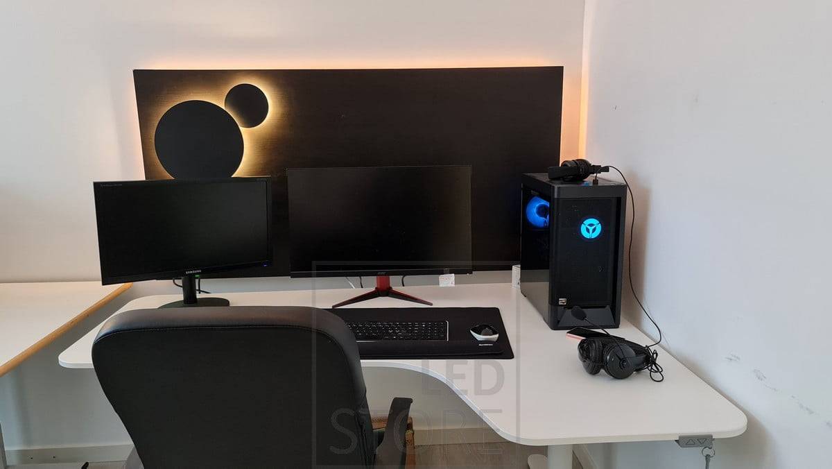 Svítidlo ECLIPSE za počítač ve dvou velikostech vytvářející nepřímé náladové osvětlení, nastavitelná teplota barev. Ledstore.fi