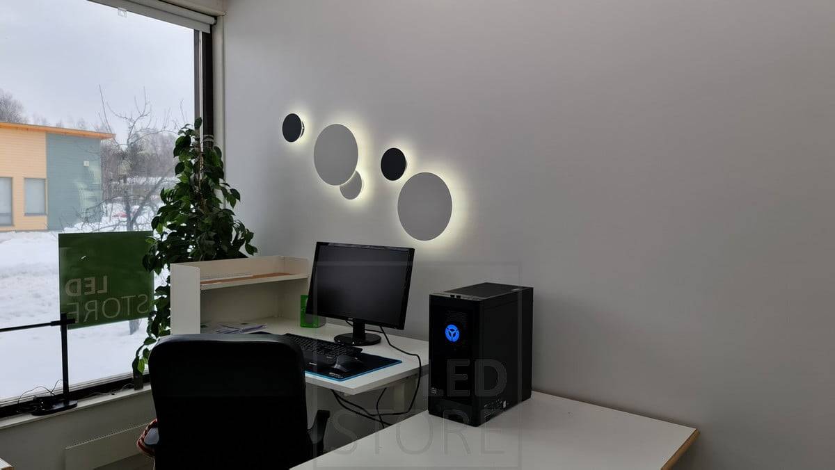 Dekorativní nástěnná led lampa ECLIPSE s nastavitelnou teplotou barev. Můžete si sestavit nástěnné svítidlo, které vám bude nejlépe vyhovovat Ledstore.fi
