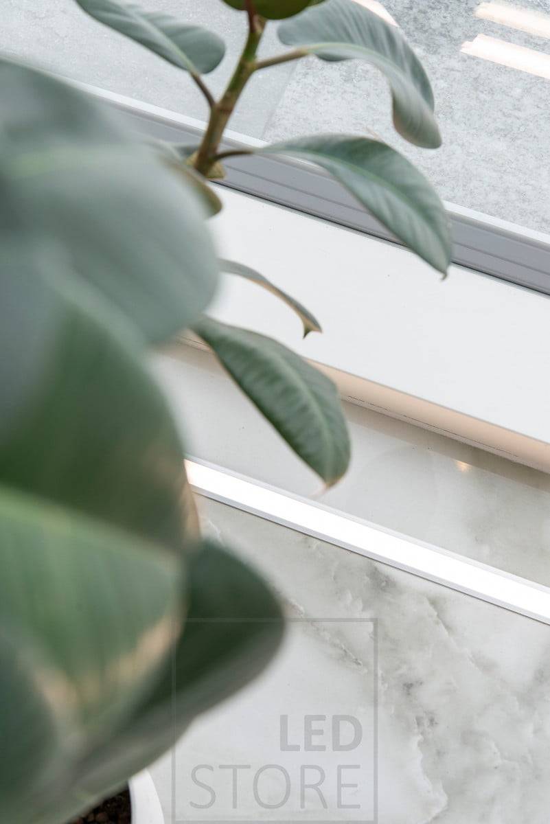 Led stuha zasazená do mramorové podlahy vytvoří minimalistický a krásný detail v interiéru vašeho domova. Ledstore.fi