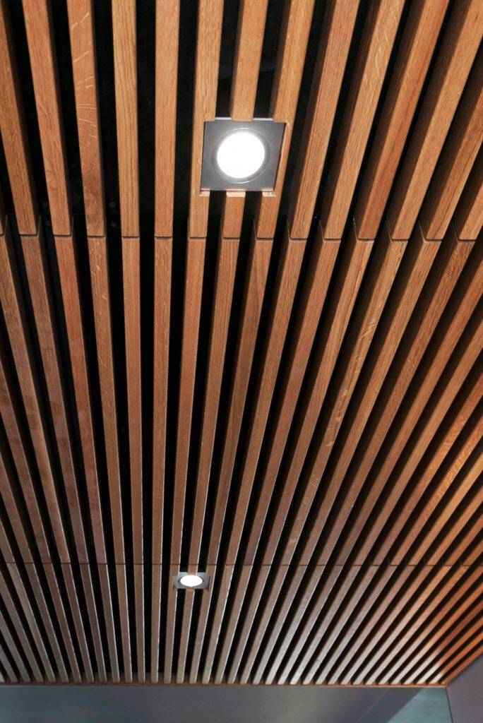 Text LED STORE uprostřed bílého čtverce se zeleným pozadím. Ideální pro energeticky úsporné osvětlení, řešení šetrné k životnímu prostředí. Maximální optimalizace pro SEO.
