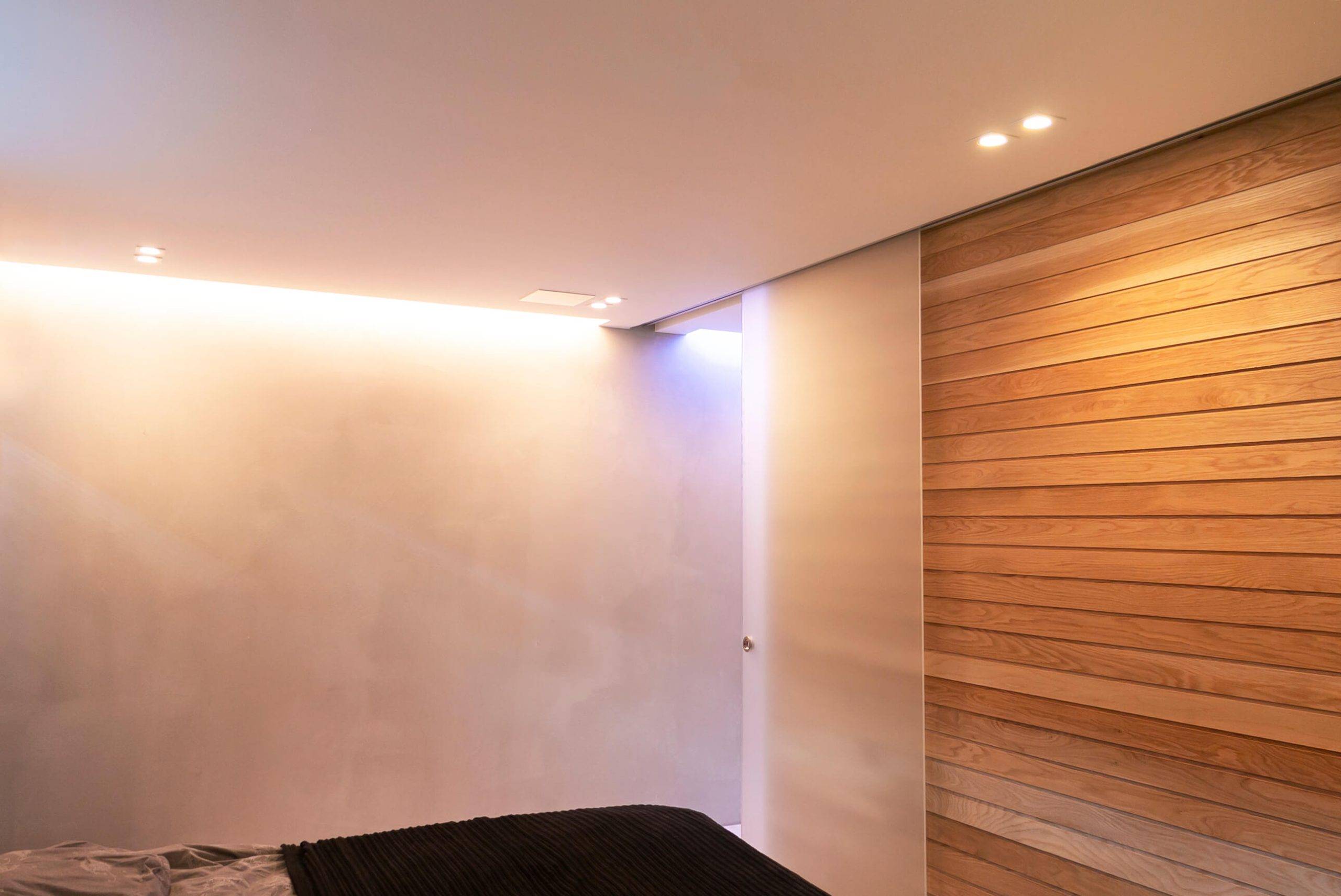 Bílý čtverec s textem "LED STORE" na zeleném pozadí; k zakoupení pro energeticky účinná, moderní řešení osvětlení.