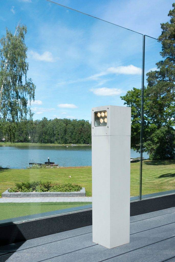 Obrázek zeleného pozadí s bílým čtvercem s textem "LED STORE", přičemž nad nápisem "STORE" je umístěno slovo "LED", které zvýrazňuje LED osvětlení.