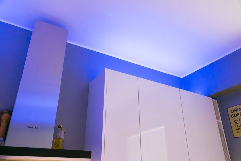 Logo LED Store na zeleném pozadí s nápisem "LED STORE" tučným bílým písmem uprostřed bílého čtverce.
