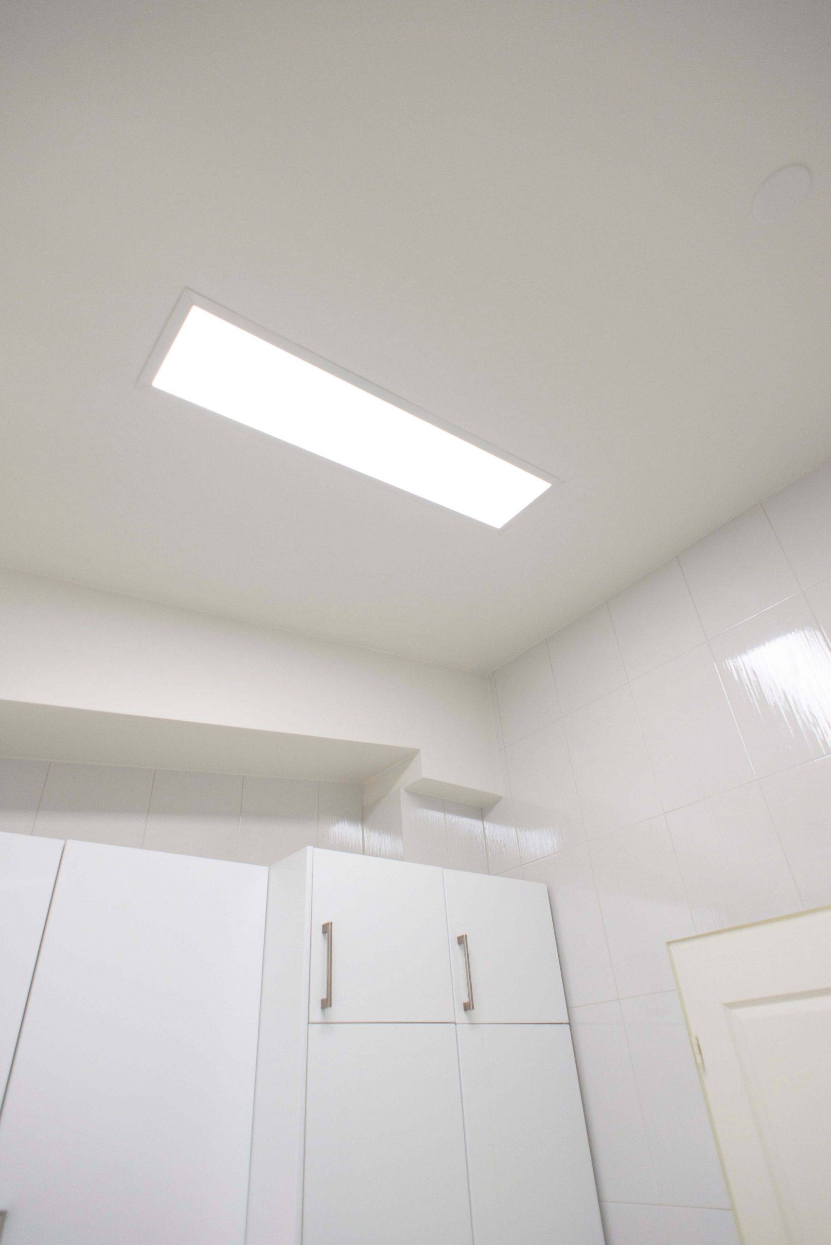 Logo LED Store s bílým čtvercem a textem na zeleném pozadí, které zdůrazňuje produkty LED osvětlení pro energeticky účinná řešení.