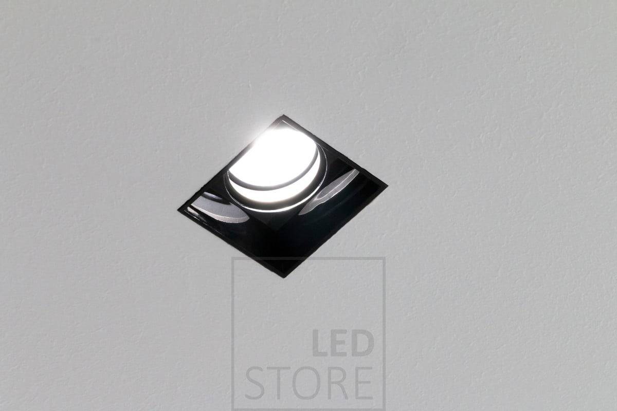 Jak hotely provádějí skryté osvětlení? Tady je: Led PIILO spot je sádrové svítidlo, které vytváří architektonický a hotelový vzhled. Trochu práce navíc při instalaci, ale skvělý výsledek! Ledstore.fi