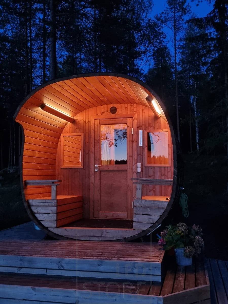Okolní osvětlení sauny vytvořené pomocí nepřímého světla. Ledstore.fi