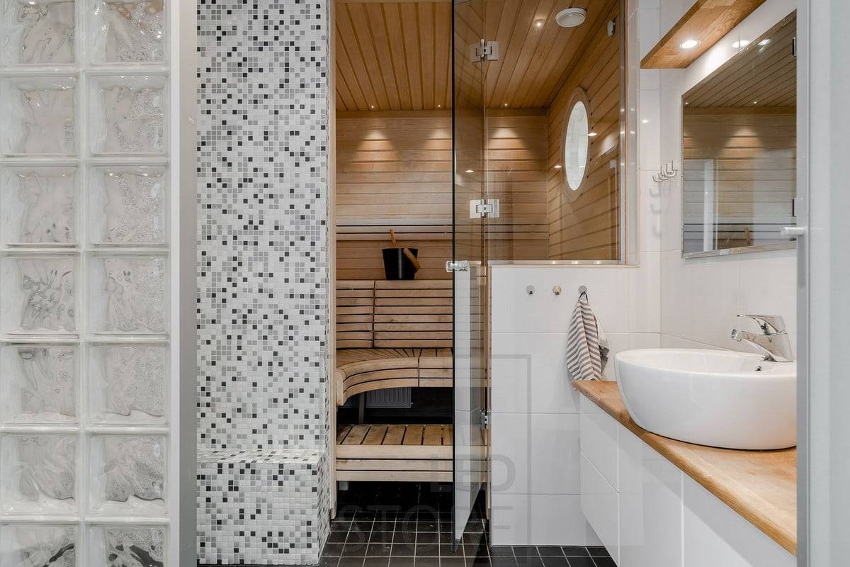 Sauna s led bodovým osvětlením. Těla led spotů jsou vyrobena výhradně z hliníku, který je výborným vodičem tepla. Ledstore.fi