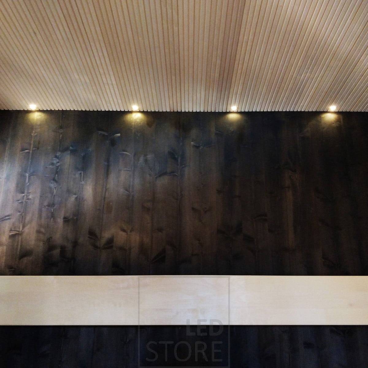 Led reflektory v sauně. Naše sady reflektorů do sauny jsou vybaveny zdrojem napájení s vysokou odolností proti vlhkosti a odolnými gumovými kabely. Ledstore.fi