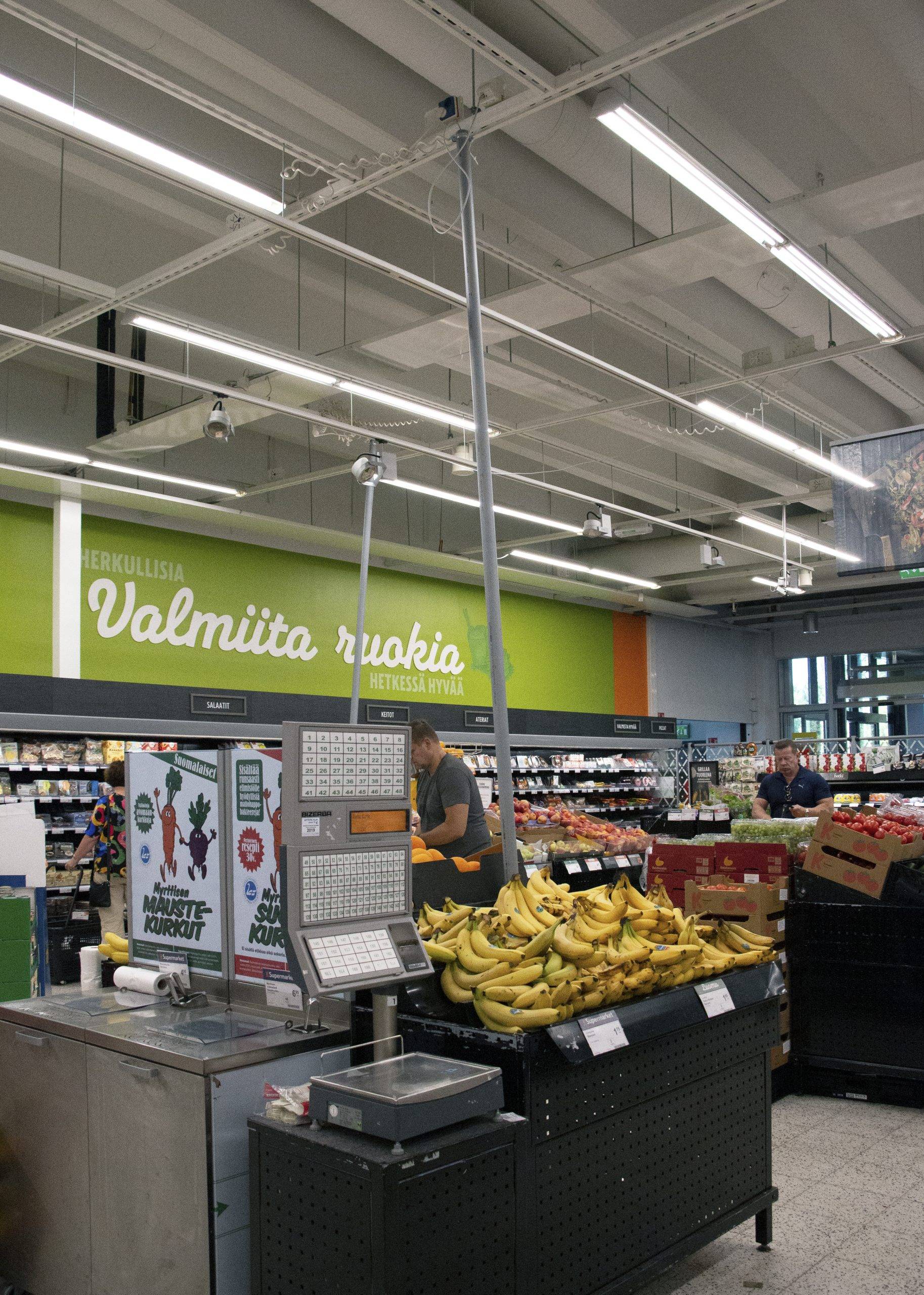 LED trubice poskytují efektivní a rovnoměrné osvětlení pro váš obchod s potravinami. Ledstore.fi