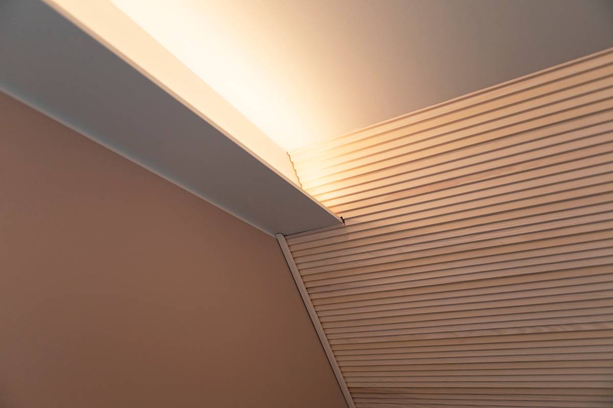 Zelené pozadí s bílým čtvercem uprostřed, na kterém je tučným bílým písmem vyobrazen nápis "LED STORE" propagující energeticky účinná řešení osvětlení.