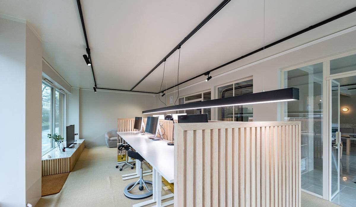 Pracovní světlo přizpůsobené pro celou pracovní stanici LedStore.fi