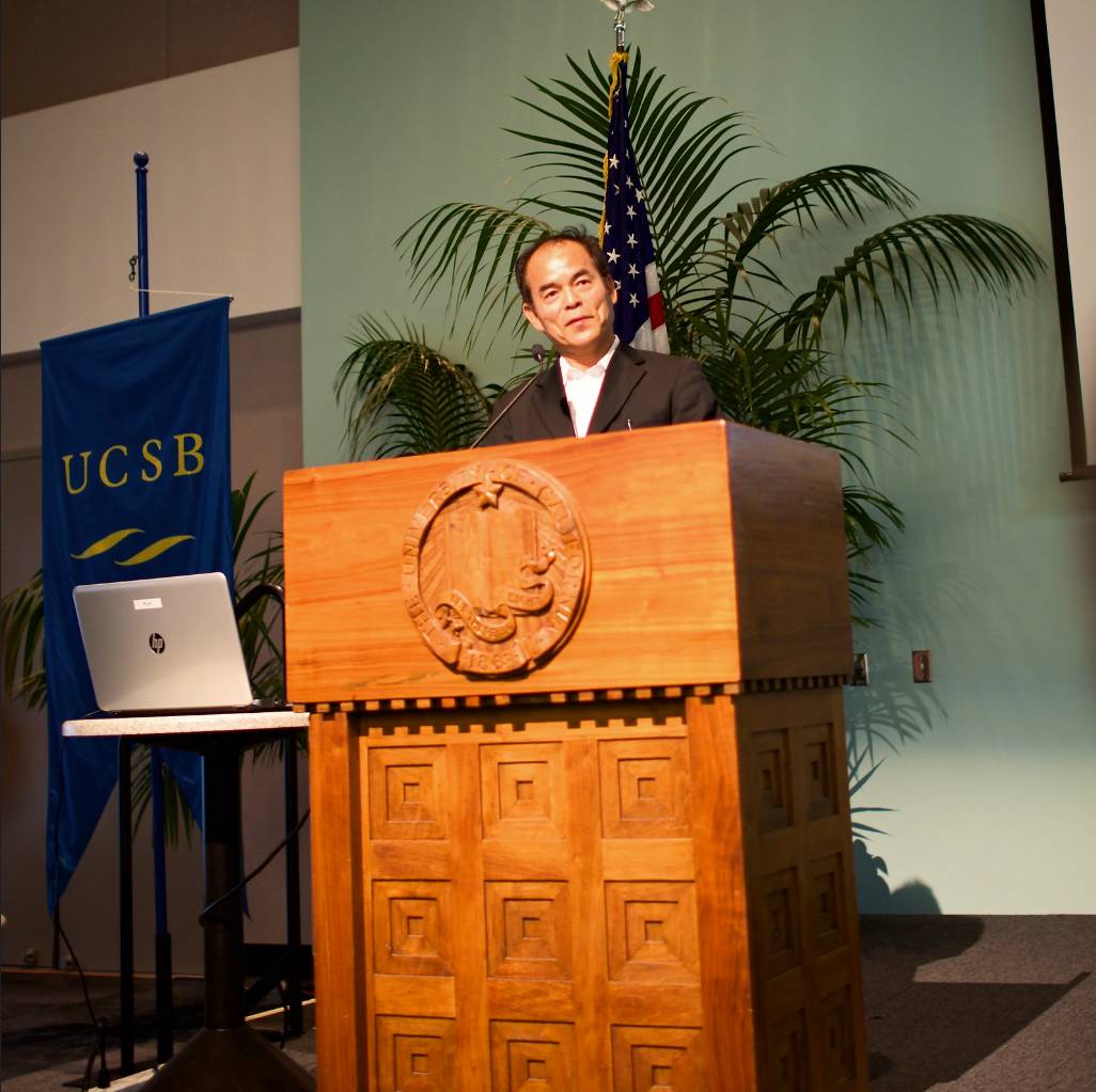 Historie LED - Shuji Nakamura v roce 2014. Foto: Glenn Beltz