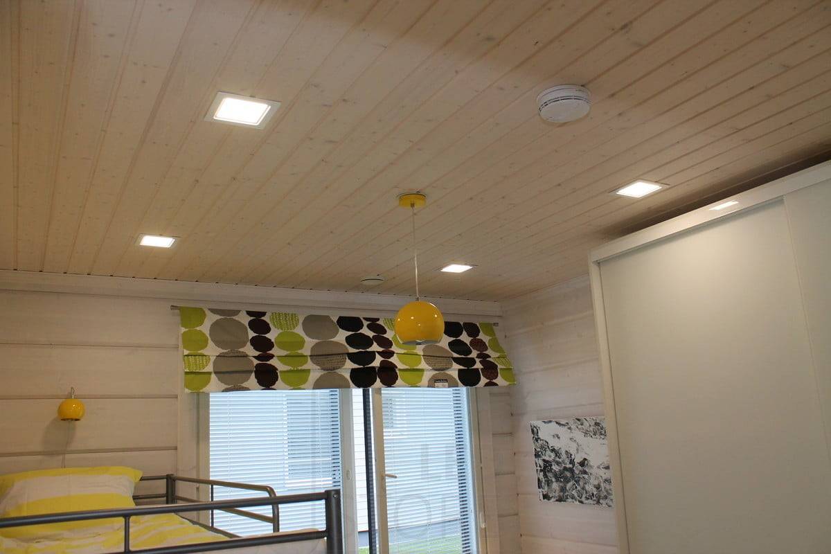 Osvětlení v dětském pokoji. 200x200 led panelů ve stropě ložnice.