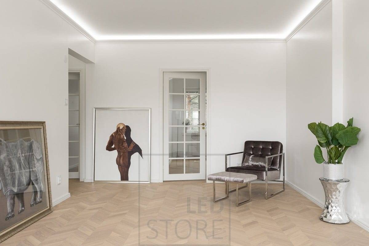 led stuha v interiéru přináší styl na stropní hranici