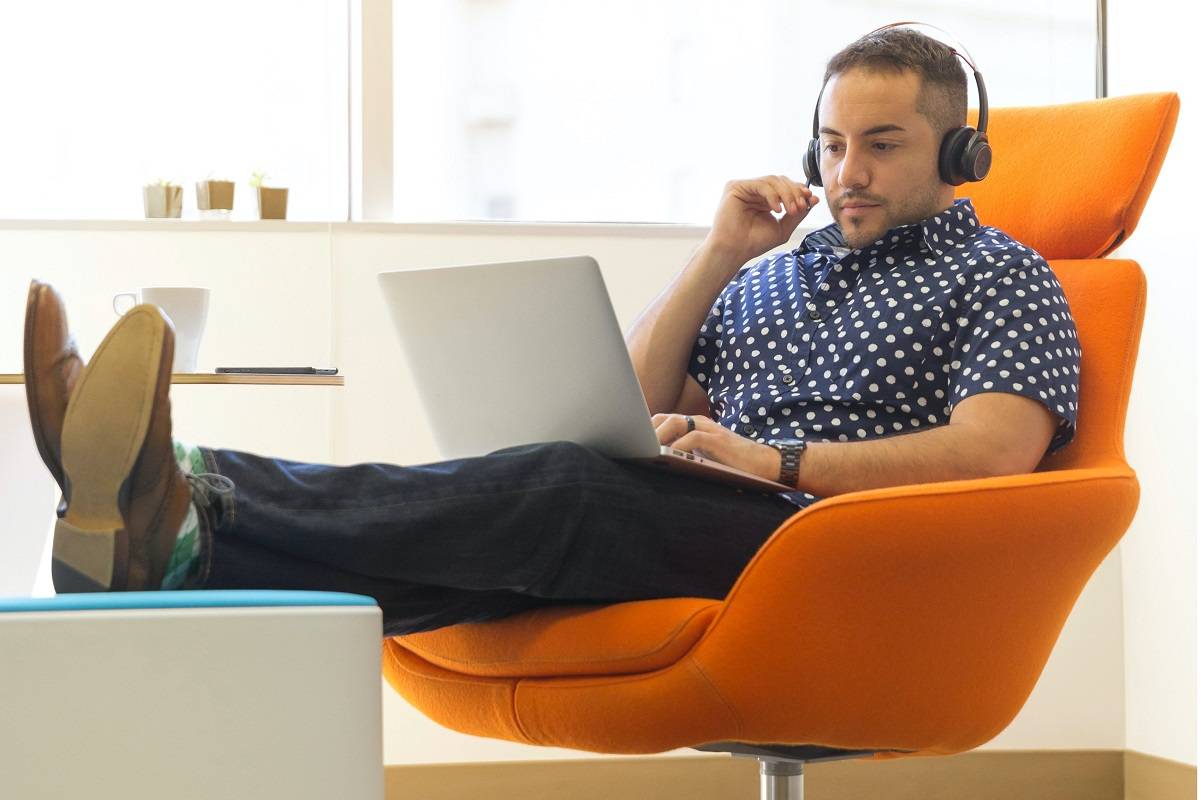 Osvětlení pracoviště - Jak může design osvětlení zvýšit produktivitu na pracovišti?